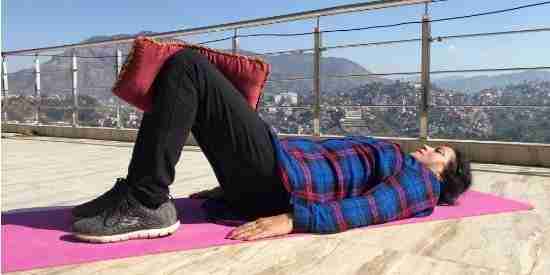Squeeze Pillow Exercise Squeeze Pillow Exercise